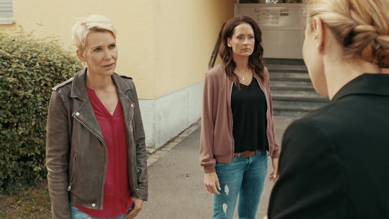 Alexandra Rietz (l.); Daniela Stamm (r.) – Bild: SAT.1
