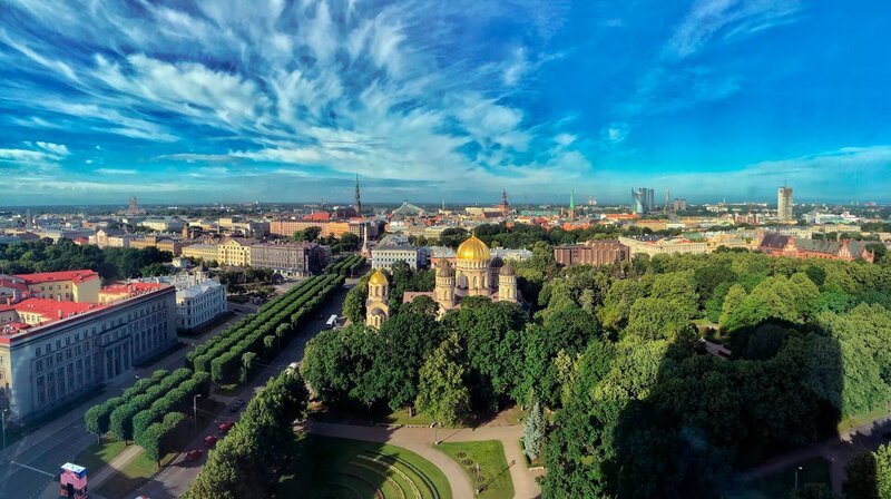 Panorama über Zentrum und Altstadt – Bild: SR/​Carsten Heider