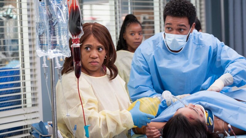 Dr. Miranda Bailey (Chandra Wilson, l.); Dr. Winston Ndugu (Anthony Hill, r.) – Bild: SRF/​Disney