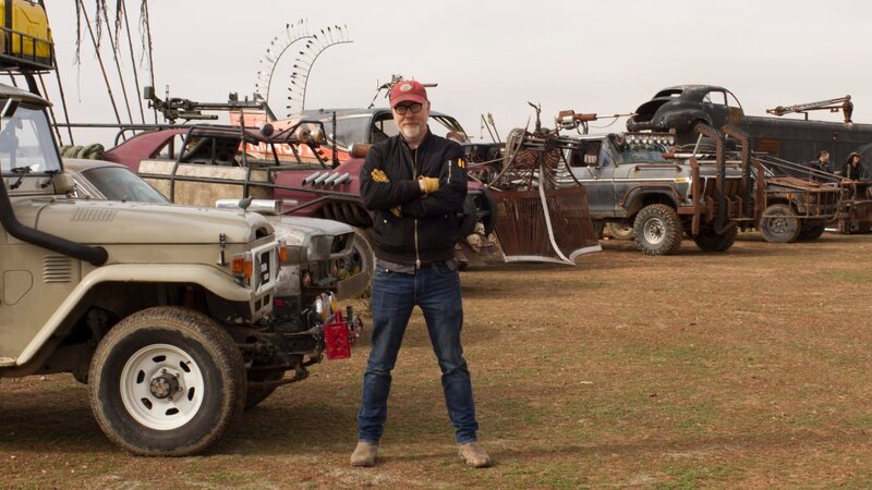 Adam Savage stands at the forefront of the Waste Weekenders Mad Max-inspired creations. – Bild: Discovery Science I