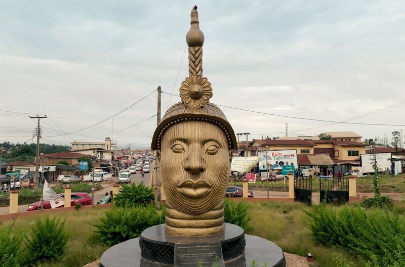 Nationale Ikone in Nigeria: der Kopf des Gottes Olokun – Bild: NDR /​ Signed Media