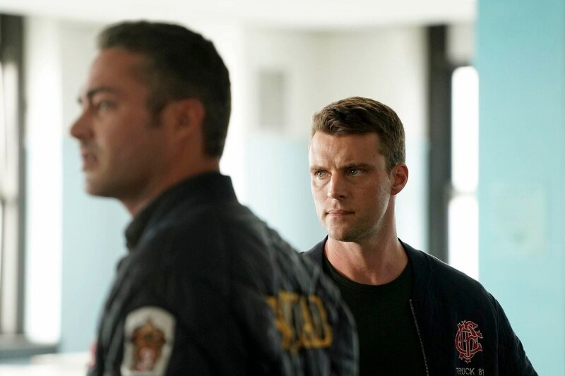 Kelly Severide (Taylor Kinney, l.), Matthew Casey (Jesse Spencer) – Bild: Foto: RTL /​ NBC Universal /​ Episodic /​ Elizabeth Morris/​NBC