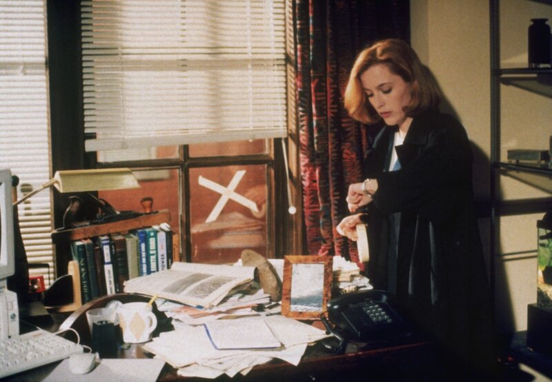 Dana Scully (Gillian Anderson) – Bild: 1996 Twentieth Century Fox Film Corporation. All rights reserved. Lizenzbild frei