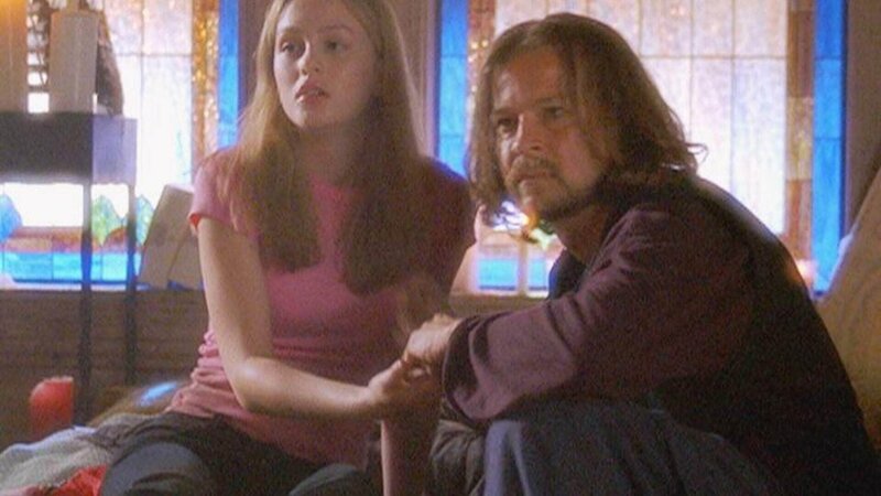 Marie (Leighton Meester) entwickelt eine merkwürdige Zuneigung zu ihrem Entführer Aaron (Karl Wiedergott). – Bild: TVNOW /​ NBC Universal