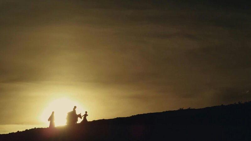 Jesus, Maria und Josef gehen nach Nazaret – Bild: Bibel TV