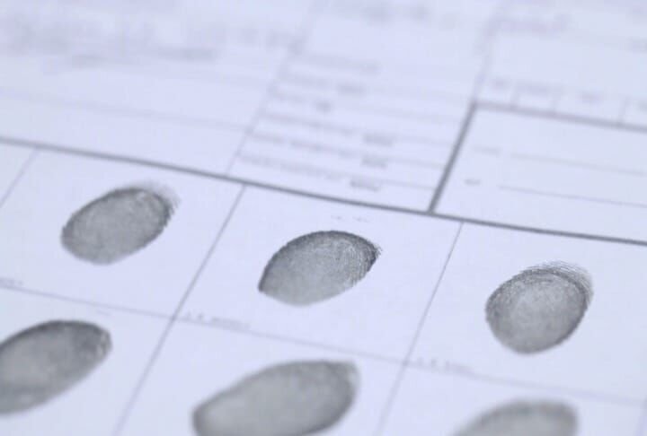 Als ein Verwalter erstochen in einem schäbigen Motel aufgefunden wird, haben die Ermittler mit vielen Verdächtigen und wenigen Beweisen zu kämpfen. Doch Lt. Joe Kenda macht sich eine neue Technologie zu Nutze … – Bild: Jupiter Entertainment