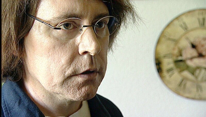 Christiane (Foto) möchte endlich wie eine Frau leben und aussehen. Die 49-Jährige lebt in einem künstlich vermännlichten Körper, begleitet von psychischem und physischem Leid, voller Demütigungen und Missachtung. – Bild: RTL II
