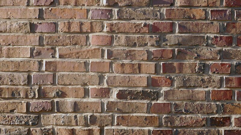 Ein Stück Menschheitsgeschichte und ein besonderes Stück Hamburger Geschichte: Der Backstein. Weitere Fotos auf Anfrage. – Bild: NDR/​Ulrich Patzwahl