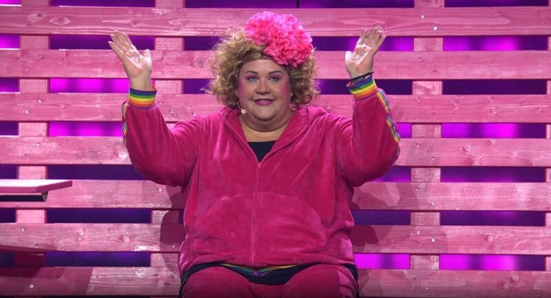 Cindy aus Marzahn +++ Die Verwendung des sendungsbezogenen Materials ist nur mit dem Hinweis und Verlinkung auf RTL+ gestattet. +++ – Bild: RTL /​ MoveMe /​ Cindy aus Marzahn live! Einmal Prinzessin und zurück