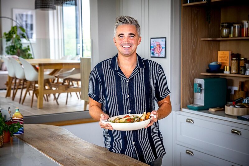 Donal Skehan – Bild: RTL /​ Appetite Media /​ One-Pot-Gerichte