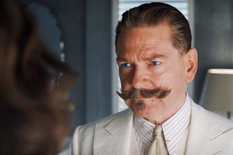 Der Detektiv bei der Arbeit: Kenneth Branagh als Hercule Poirot – Bild: SRF