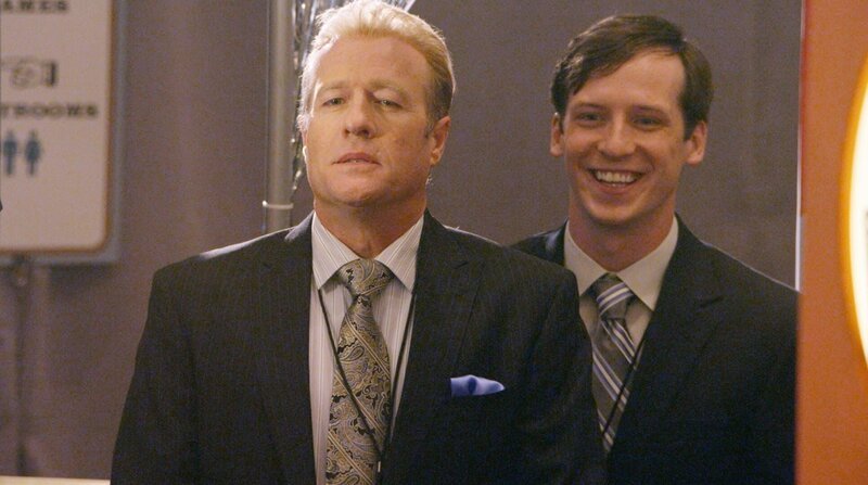 Trent Hazlit (Gregg Henry, l.) und Pantani (Riley Donahue) – Bild: RTL Crime