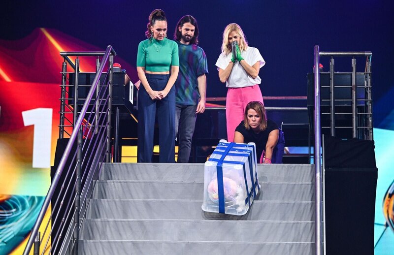 (v.l.n.r.) Carolin Kebekus; David Kebekus; Sandra Schwarz; Jessica Schwarz – Bild: ProSieben /​ Willi Weber