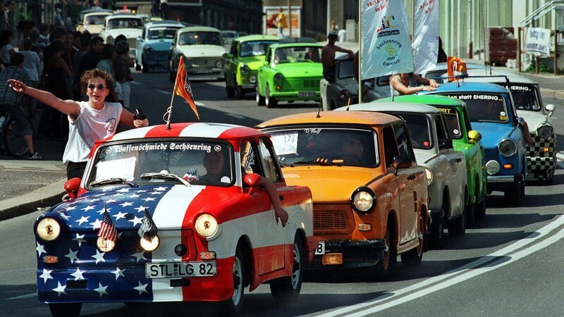 „DDR mobil“ zeigt die Bandbreite der Fahrzeugflotte im östlichen Teil Deutschlands, Kuriositäten, Originale und aus der Not geborene Erfindungen. – Bild: ZDF