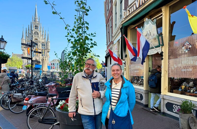 Petra (r) und Rüdiger Erbslöh in Gouda, in der Provinz Südholland. – Bild: WDR/​Sagamedia Film- Fernsehproduktion GmbH
