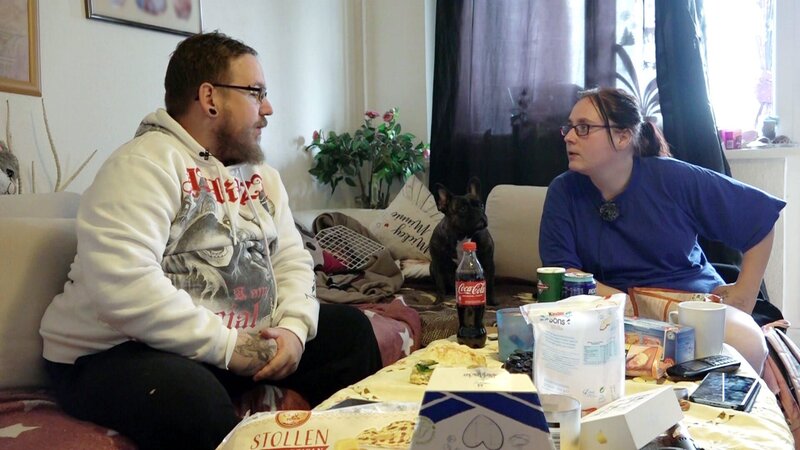 Maik und Janett stehen vor dem finanziellen Ruin.. – Bild: RTLZWEI