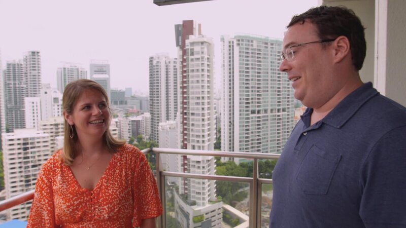 Von Brooklyn in die teuerste Stadt der Welt: Wegen eines Jobwechsels zieht ein Pärchen mit ihrer neugeborenen Tochter nach Singapur und muss dafür in punkto Wohnung zurückstecken. – Bild: HGTV