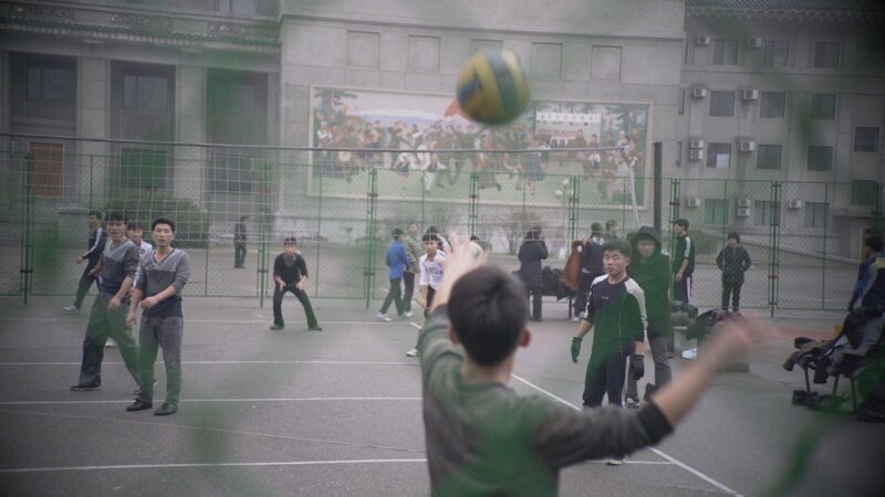 Sport als Massenphänomen – Volleyball in Nordkorea – Bild: ZDF/Ralf Ilgenfritz Sport als Massenphänomen – Volleyball in Nordkorea – Bild: ZDF/Ralf Ilgenfritz