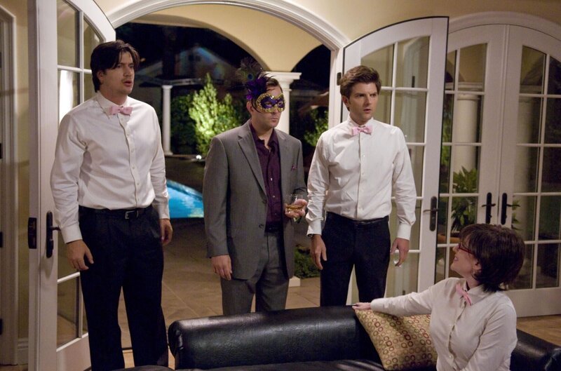(v.l.n.r.) Ron Donald (Ken Marino); Nick DiCintio (Thomas Lennon); Henry Pollard (Adam Scott); Lydia Dunfree (Megan Mullally) – Bild: Starz Entertainment LLC /​ Colleen Hayes