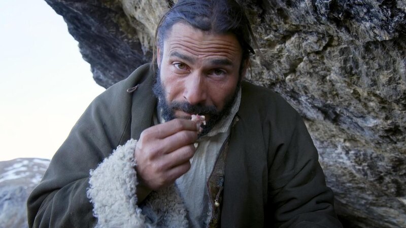 Deep in the foothills of the Himalayas, Hazen Audel is on a quest to lead a herd of yaks to the safety of the ancient fortressed city of Lomanthang. – Bild: National Geographic Channel