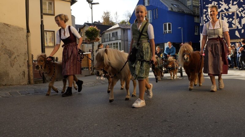 Imst Leonhardiumzug. – Bild: ORF/JÖCHLER Imst Leonhardiumzug. – Bild: ORF/JÖCHLER