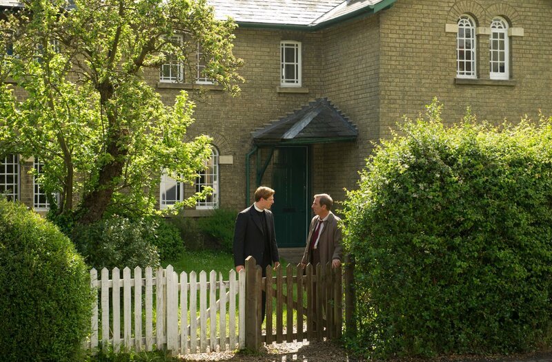 L-R: Sidney Chambers (James Norton) und Geordie Keating (Robson Green) – Bild: WDR/​ITV