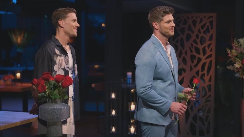 Martin mit Rose und Felix bei der Rosenvergabe – Bild: RTL