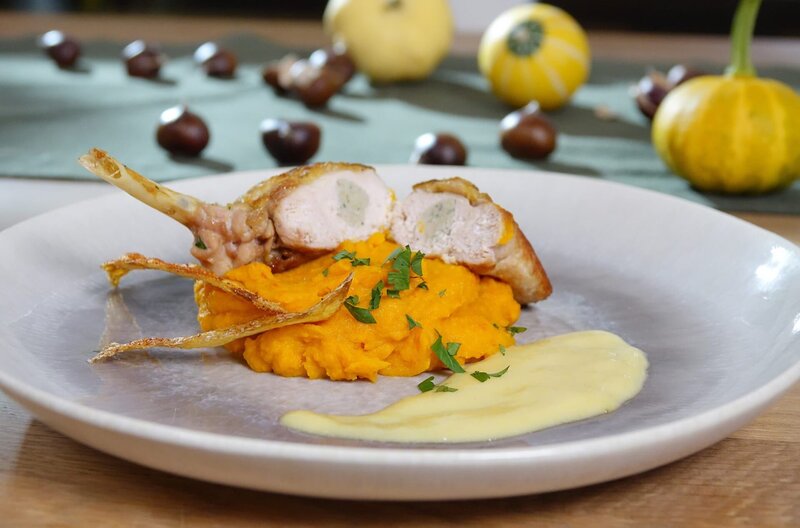 Eva Wagners Rezept: Gefüllte Perlhuhnbrust – Bild: SWR/​HR