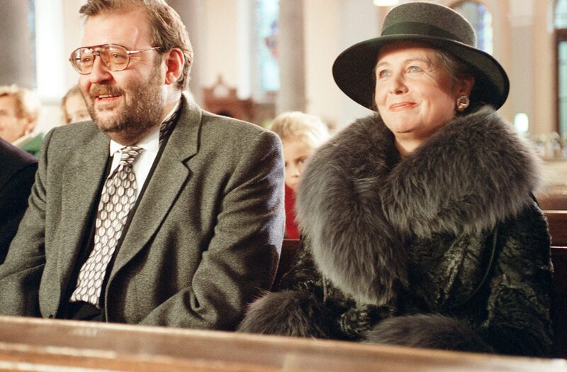 Götz Kauffmann (Rudi Gneisser), Helma Gautier (Wilma Gneisser). – Bild: ORF/​MR Film