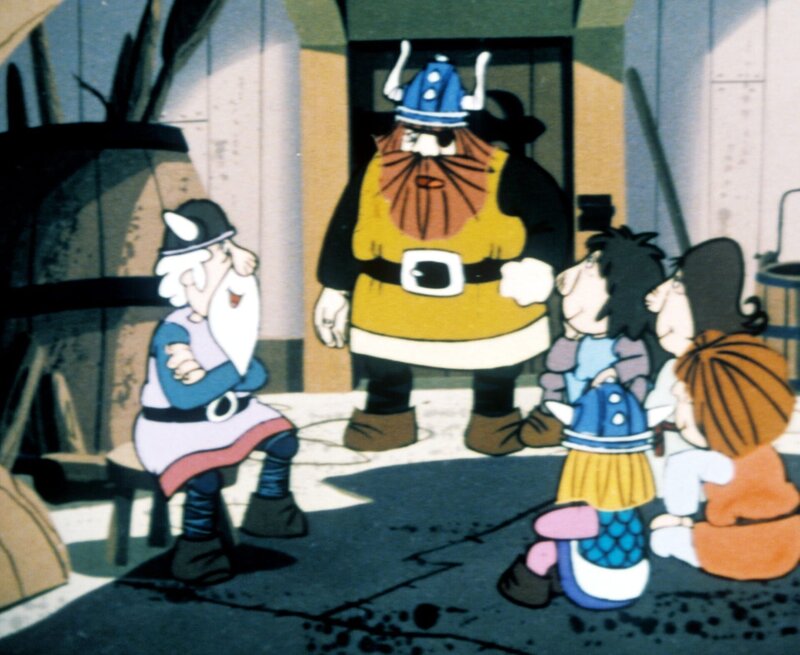 Urobe erzählt aus alter Zeit, viele spannende Abenteuer hat der alte Wikinger schon erlebt. – Bild: ORF/​Apollo Filmverleih