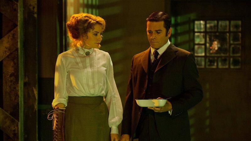 Julia Ogden (Helene Joy) und William Murdoch (Yannick Bisson) – Bild: Shaftesbury