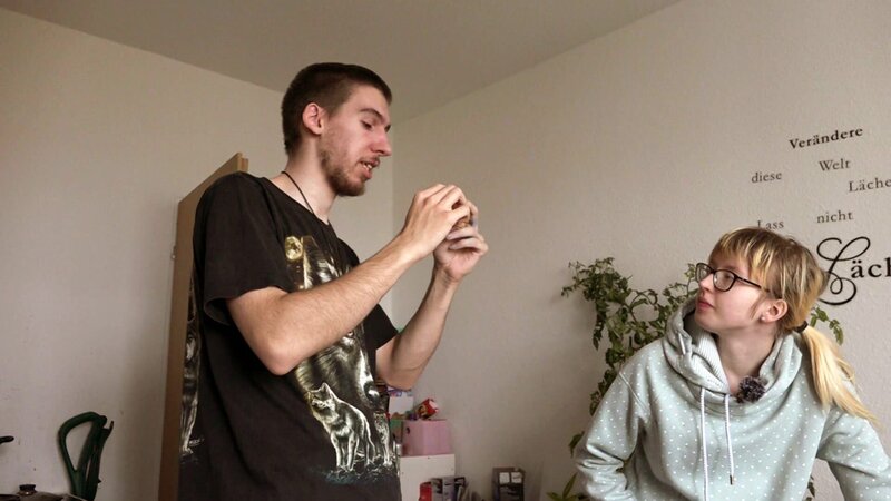 Bei Jasmin und Ehemann Maik gibt es Unstimmigkeiten.. – Bild: RTLZWEI