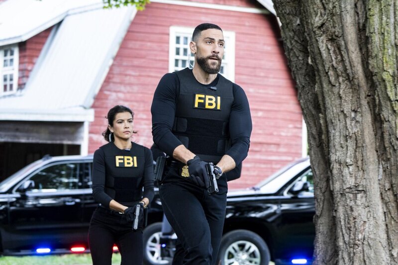 FBI SA Sydney Ortiz (Lisette Olivera, l.); FBI SA Omar Adom ‚OA‘ Zidan (Zeeko Zaki) – Bild: CBS Broadcasting, Inc. /​ Bennett Raglin