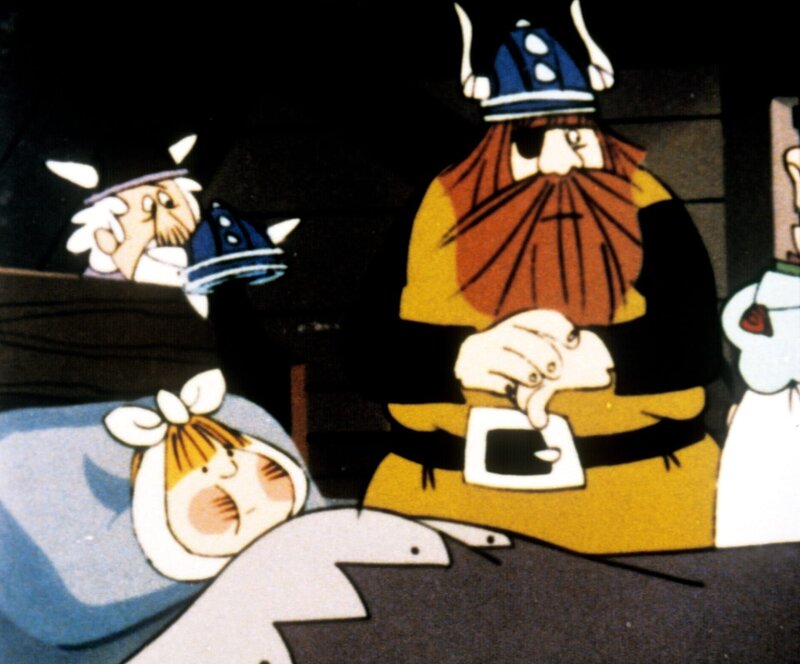 Wickie hat Mumps. Halvar findet, dass sein Sohn viel zu wehleidig ist und zu sehr verhätschelt wird. – Bild: ORF/​Apollo Filmverleih