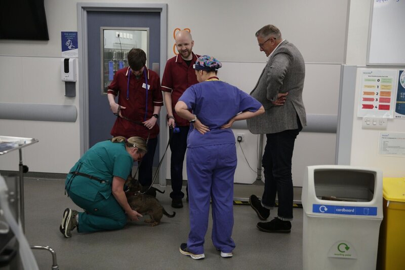 Graeme Hall (r.) – Bild: Avalon Factual