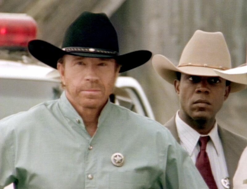 Walker (Chuck Norris, li.) und Trivette (Clarence Gilyard, re.) sind ein Team … – Bild: Nitro