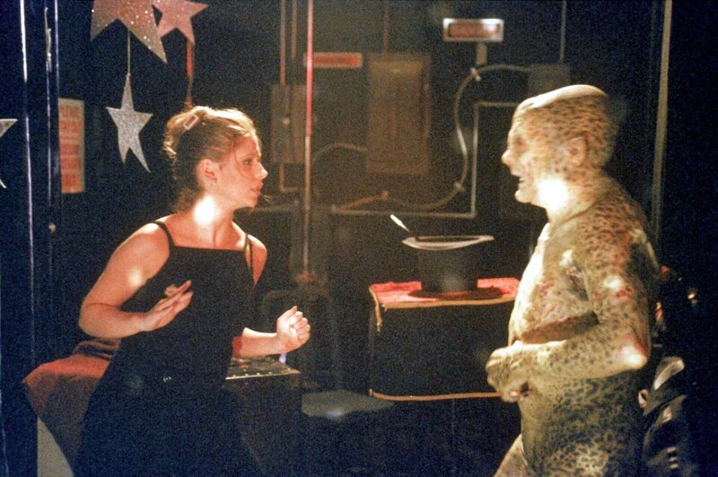 Buffy (Sarah Michelle Gellar), Marc (Burke Roberts) – Bild: RTL /​ Twentieth Century Fox Film Corporation