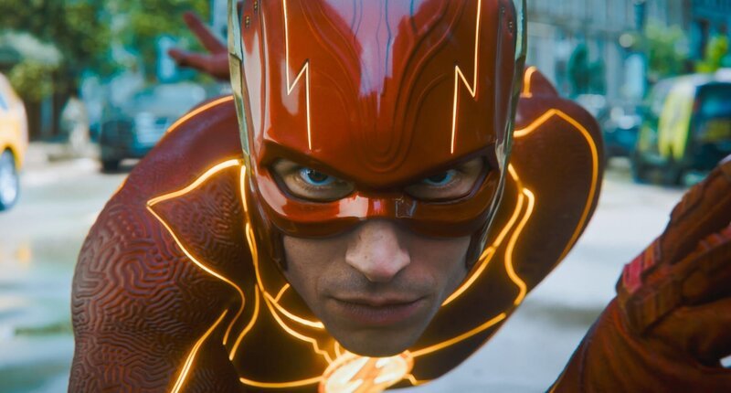 Barry Allen/The Flash (Ezra Miller) – Bild: Warner / ORF Barry Allen/The Flash (Ezra Miller) – Bild: Warner / ORF