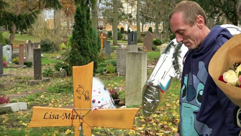 Florian am Grab von Lisa-Marie – Bild: RTLZWEI