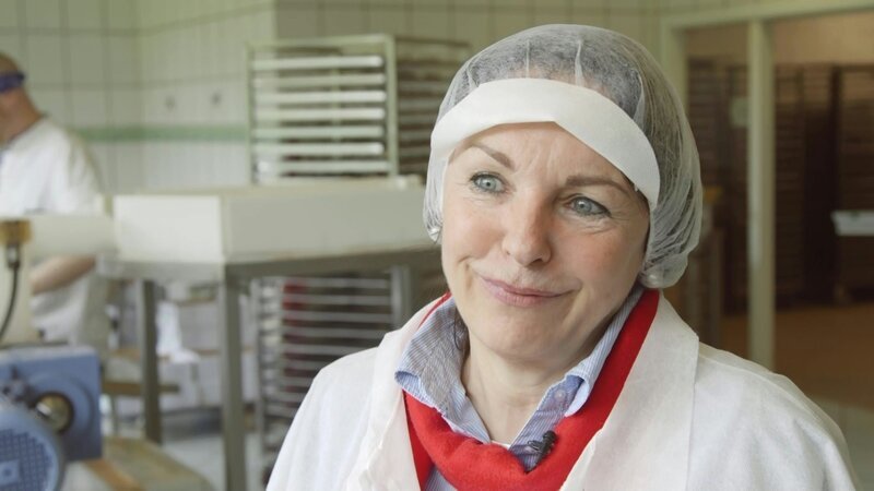 Lebensmittelunternehmerin Doris Maiwald in ihrem Betrieb – Bild: Bibel TV