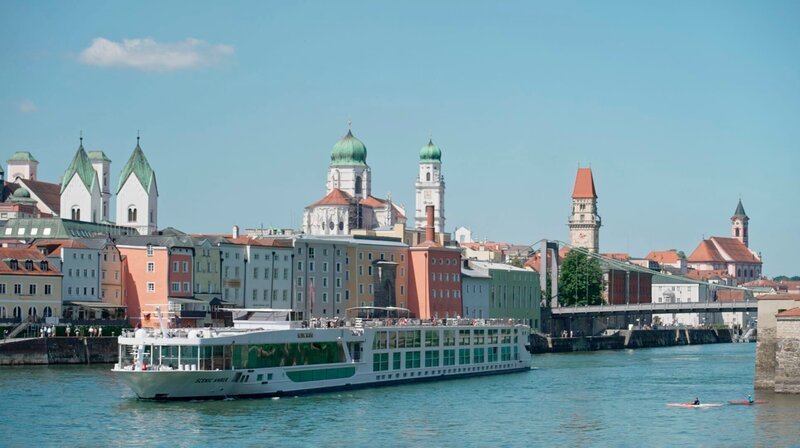 Die Dreiflüssestadt Passau. Durch den Zufluss von Inn und Ilz wird die Donau ein richtiger Strom – Bild: NDR