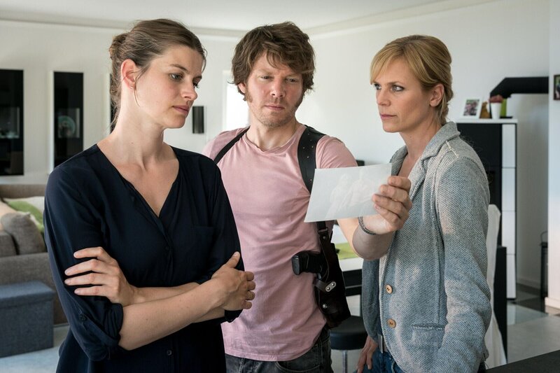 Nina Armbruster (Alexandra Gottschlich), Tom Kowalski (Steffen Schroeder) und Ina Zimmermann (Melanie Marschke) – Bild: ZDF