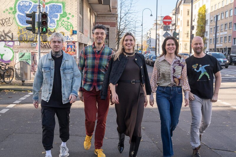 Das Team von Geheimnis der Meister. Von links nach rechts: Alexander Höller, Bertram Lorenz, Dr. Bianca Berding, Anna Bungenberg und Tim Ernst. – Bild: Thomas Kost /​ ZDF