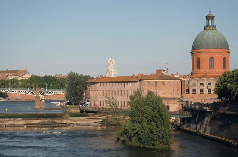 Toulouse: Hier wuchs Magyd Cherfi auf, Gallier und Sarazene. – Bild: Elephant Doc