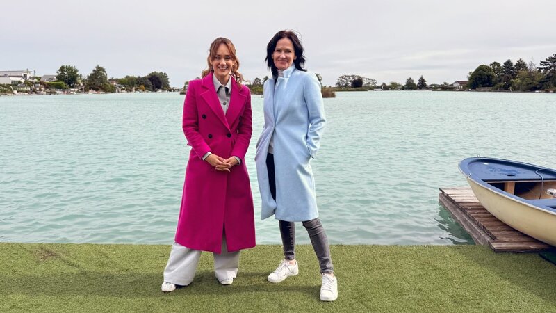 Sasa Schwarzjirg, Eva Glawischnig – Bild: ORF/​TV Friends