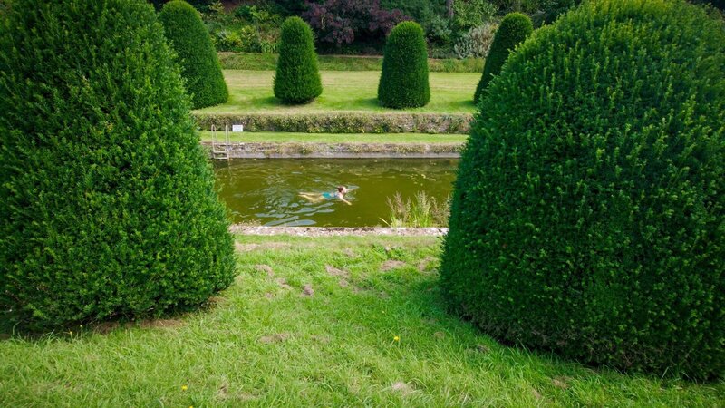 Poolgeschichten – Bild: ORF/​werwiewas medienproduktion/​Robert Cöllen