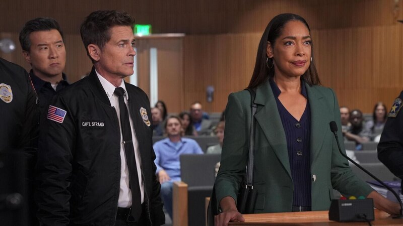Owen Strand (Rob Lowe, l.); Tommy Vega (Gina Torres, r.) – Bild: 20th Television