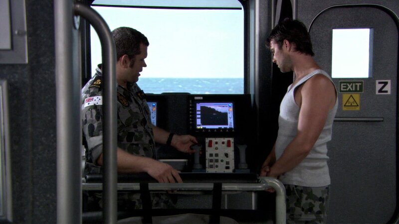 Chief Petty Officer Andy ‚Charge‘ Thorpe (John Batchelor, r.) – Bild: AXN Black