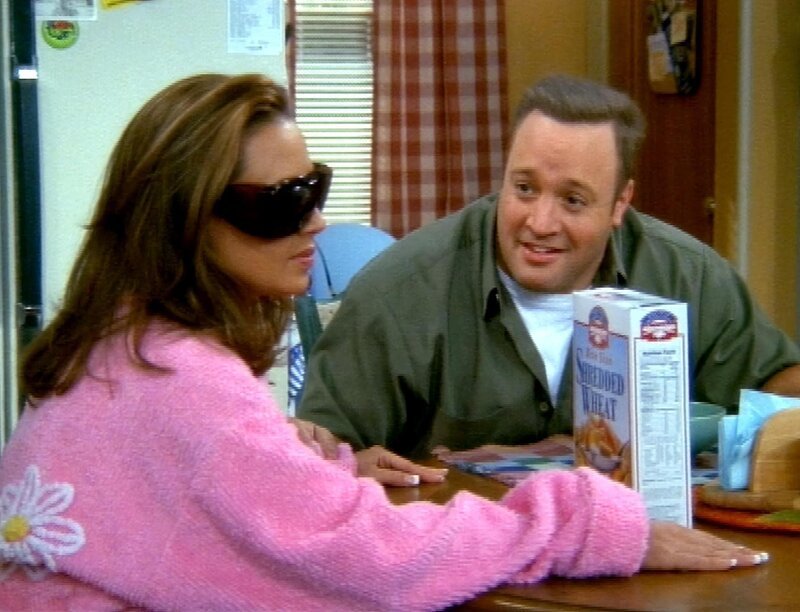 Carrie (Leah Remini) ist wütend, weil sie fünf Tage nach ihrer Augenoperation immer noch nicht sehen kann … – Bild: RTL II