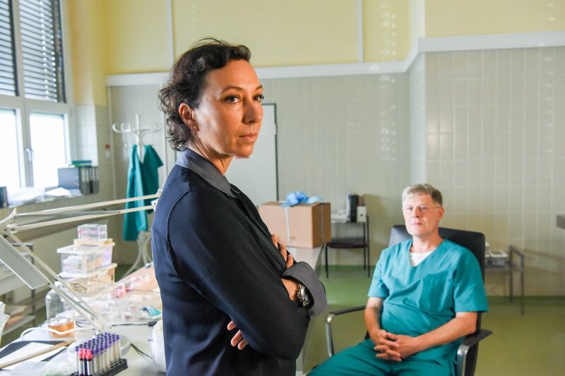 Angelika Schnell (Ursula Strauss), Stefan Schnell (Andreas Lust) – Bild: Hubert Mican /​ ORF /​ MR Film